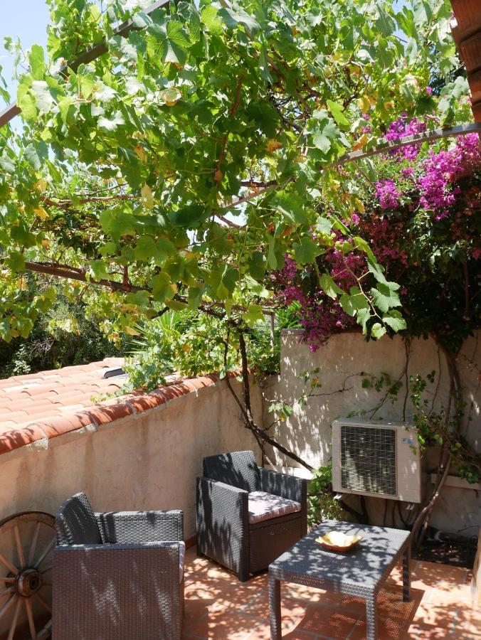 Nature Hostel La Ciotat Buitenkant foto
